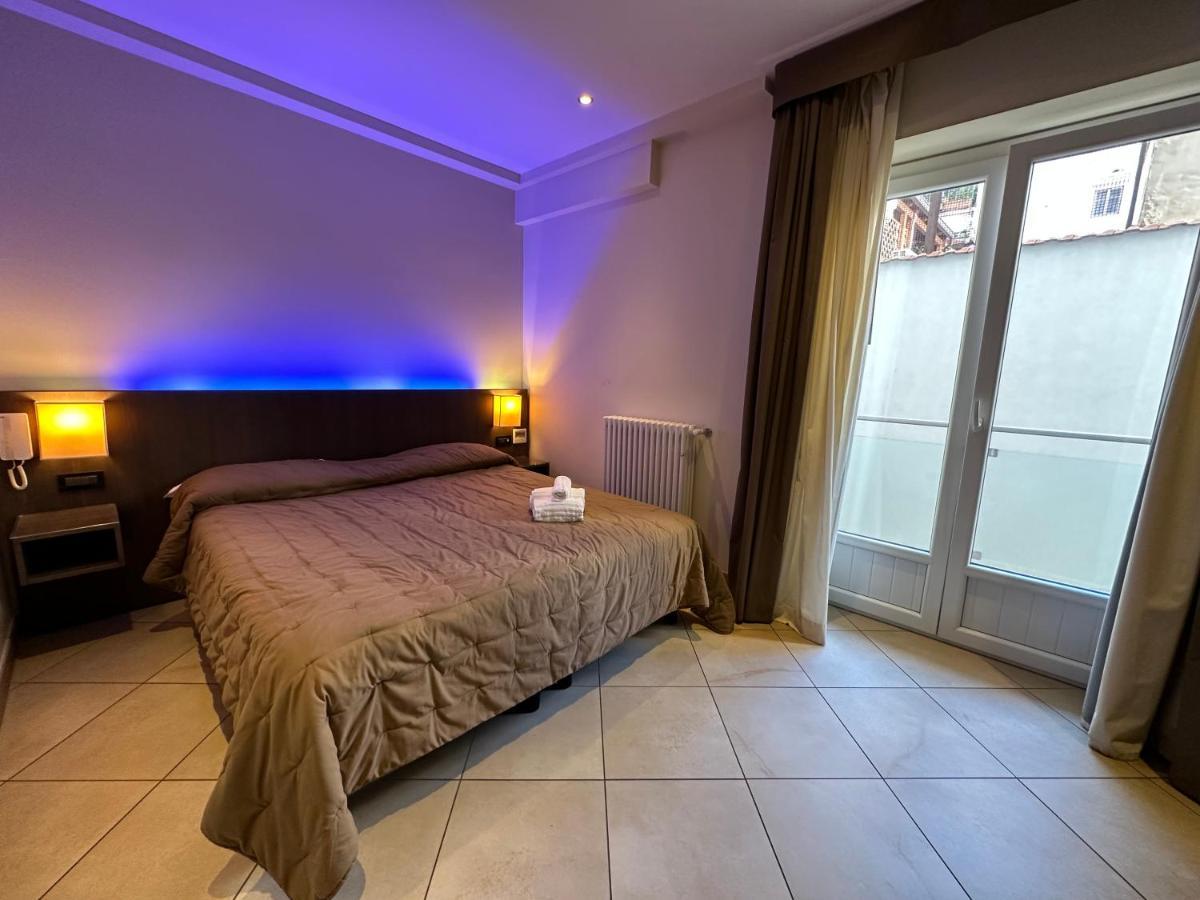 Bb 10 Serpotta - Palazzo Riolo & Restaurant Palermo Kültér fotó